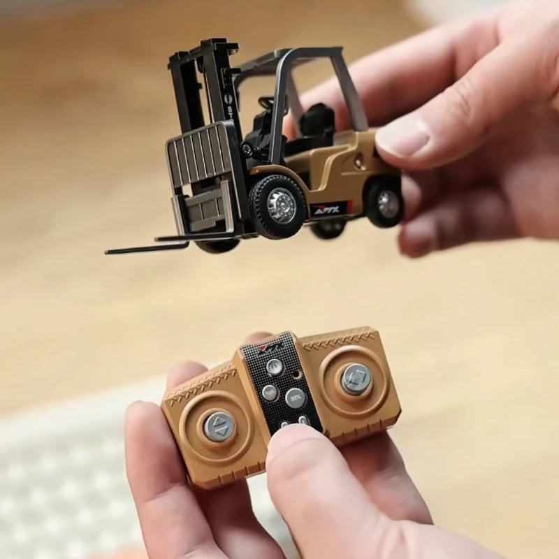 1/64 Remote-controlled alloy forklift Engineering vehicle Tabletop toys